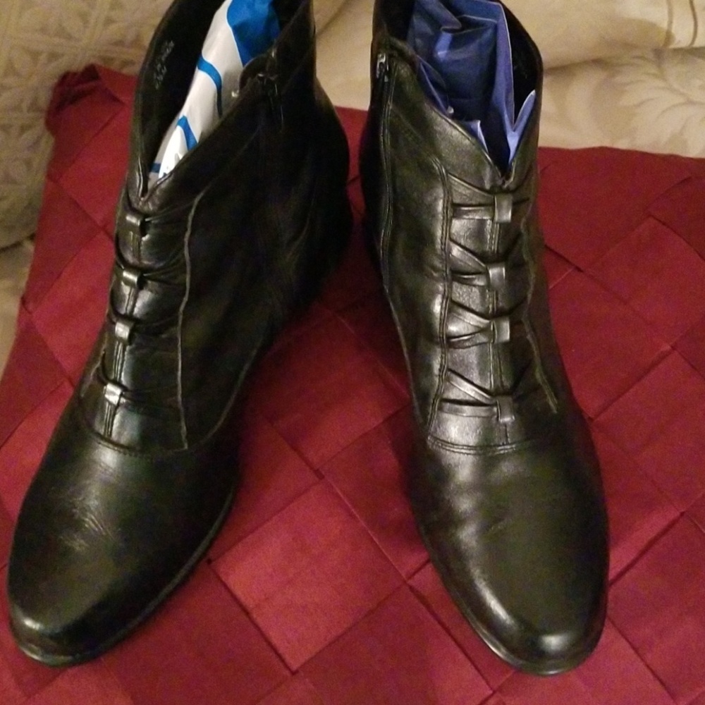 Ankle boots